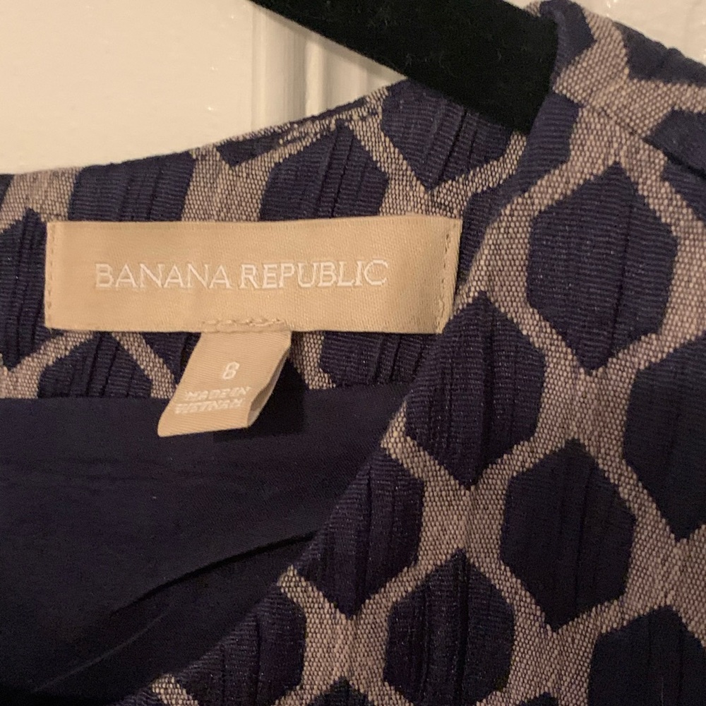 BANANA REPUBLIC navy patterned shift dress EUC